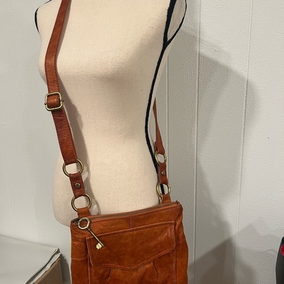 Leather Fossil crossbody purse - Picture 12 of 14